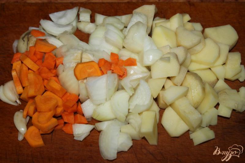 Фото приготовление рецепта: Печеночные котлеты с картофелем, луком и морковью шаг №2