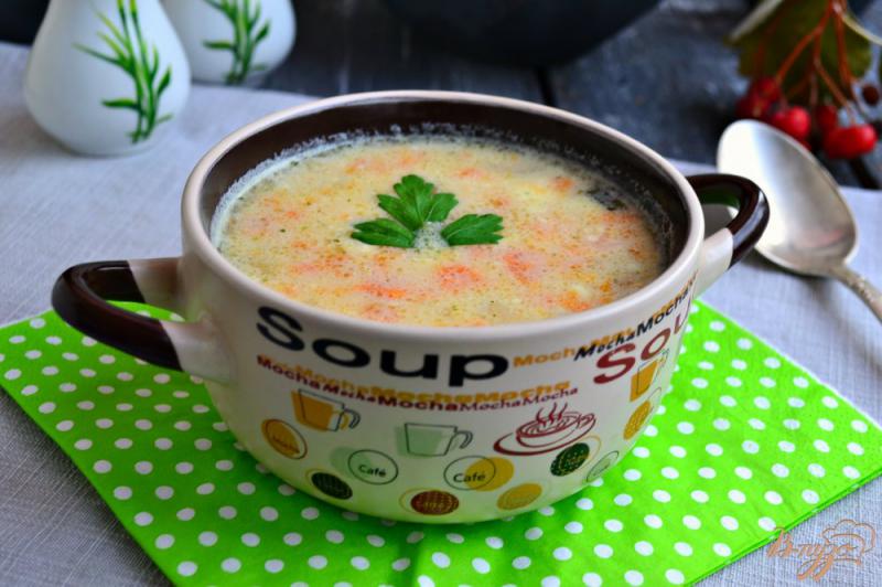 Фото приготовление рецепта: Картофельно-морковный суп с сыром шаг №6