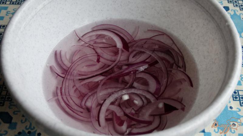 Фото приготовление рецепта: Салат с сельдью и картофелем шаг №1