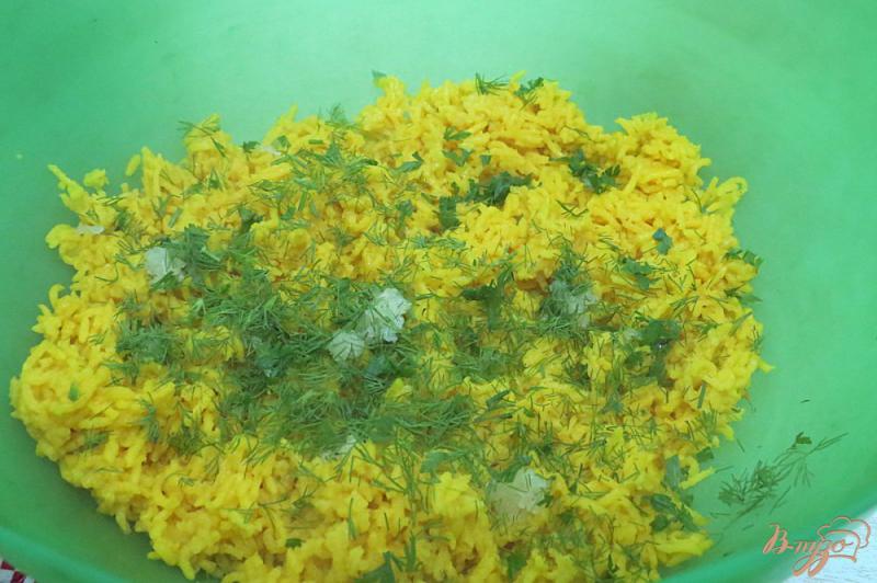 Фото приготовление рецепта: Рис с куркумой и чесноком шаг №6