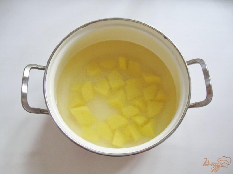 Фото приготовление рецепта: Суп с пельменями шаг №1
