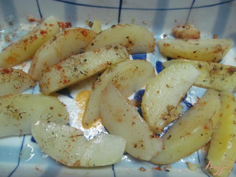 Фото приготовление рецепта: Салат с печеным картофелем и рыбой горячего копчения шаг №1