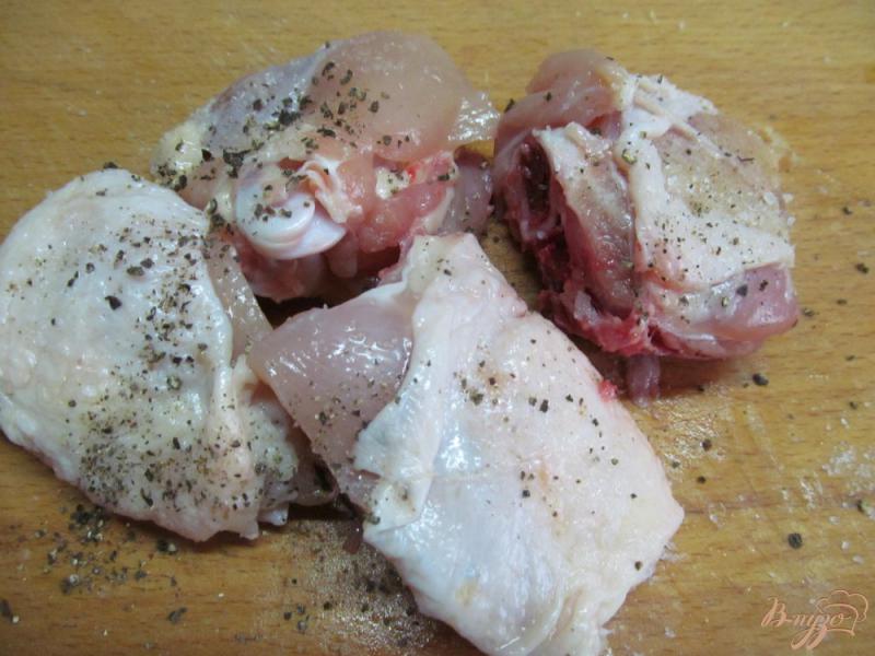 Фото приготовление рецепта: Запеченная курица с булгуром и овощами шаг №1