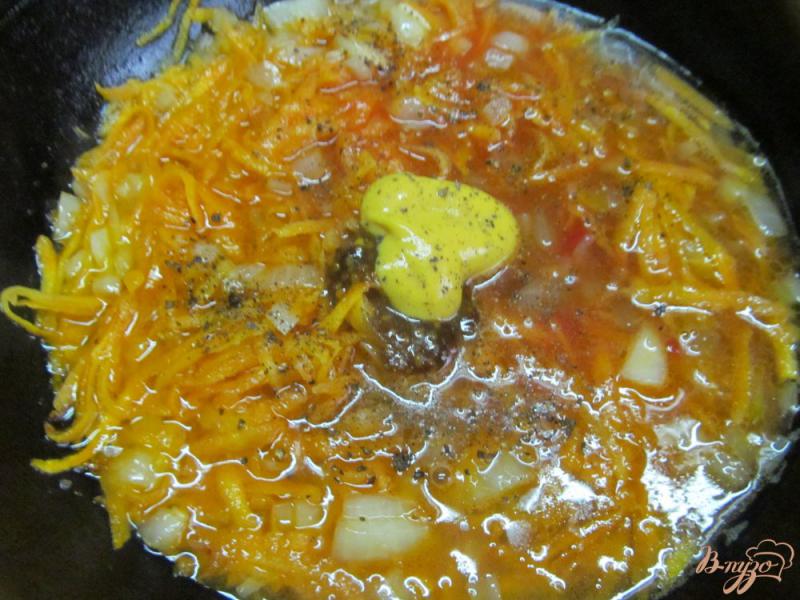 Фото приготовление рецепта: Запеченная курица с булгуром и овощами шаг №5