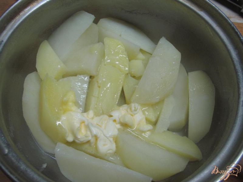 Фото приготовление рецепта: Слоеная запеканка с хеком и овощами шаг №1