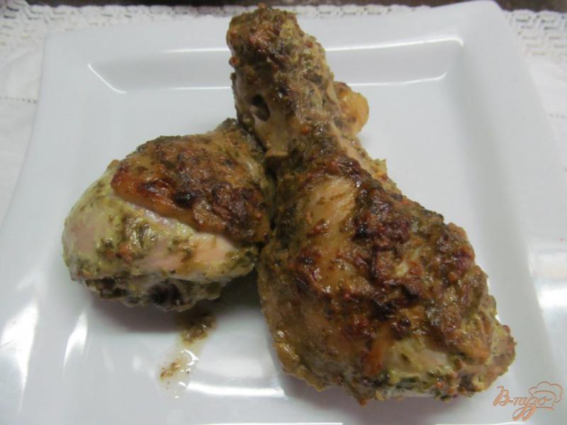 Фото приготовление рецепта: Запеченные куриные ножки в ряженке с зеленью шаг №6