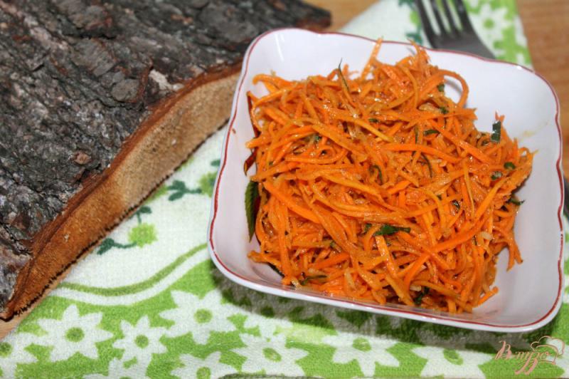 Фото приготовление рецепта: Морковь по - корейски с базиликом шаг №6