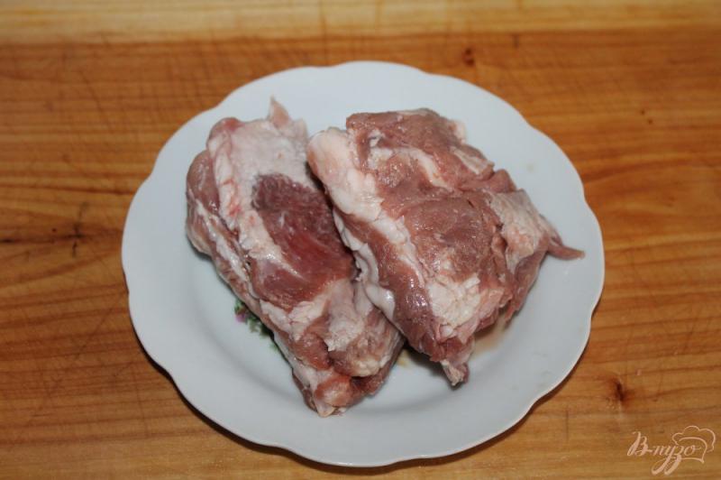 Фото приготовление рецепта: Свиные ребра в пикантном томатном соусе шаг №1