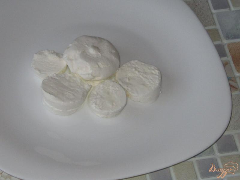 Фото приготовление рецепта: Фруктовый десерт с мороженым шаг №5