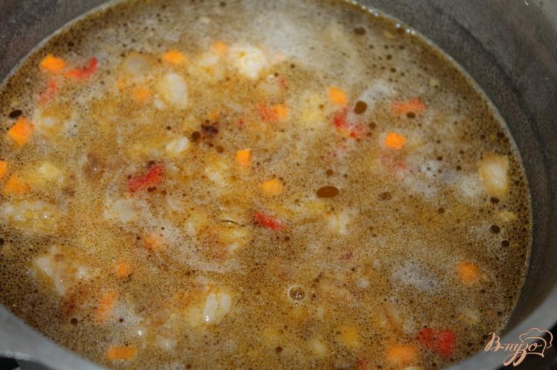 Фото приготовление рецепта: Суп со свининой и консервированной фасолью шаг №3
