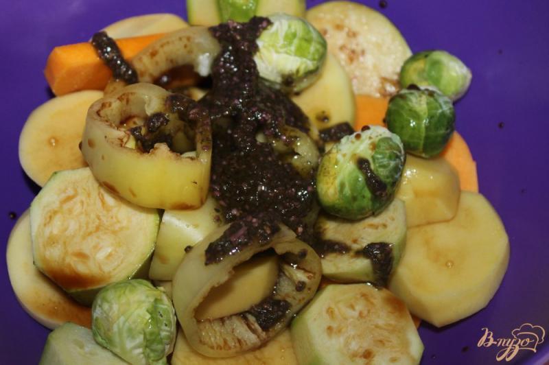 Фото приготовление рецепта: Печеные овощи с соусом Песто в фольге шаг №2