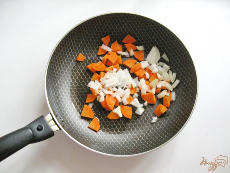 Фото приготовление рецепта: Тушеная капуста с картофелем и фасолью шаг №1