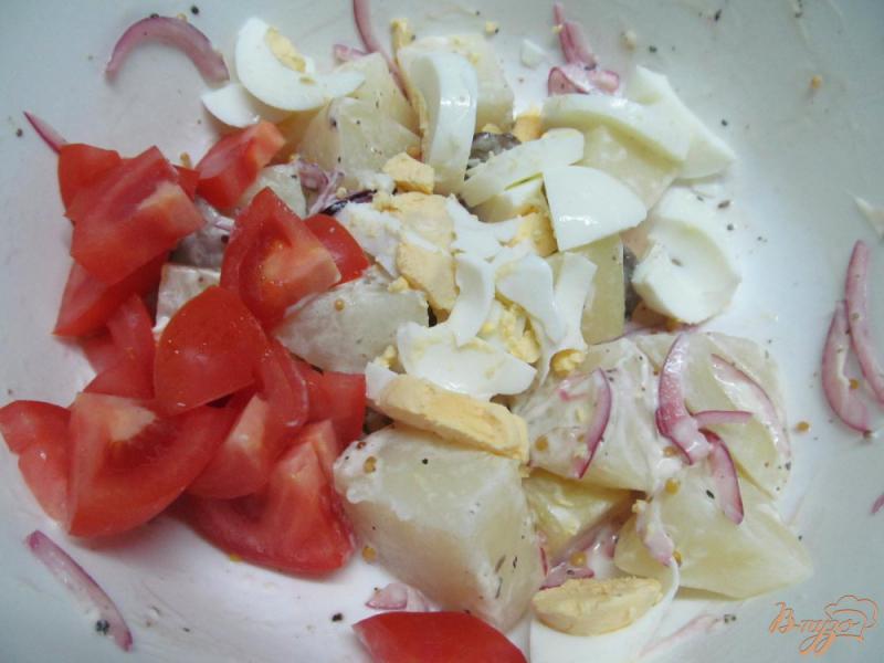 Фото приготовление рецепта: Теплый салат из куриной печени и картофеля шаг №4