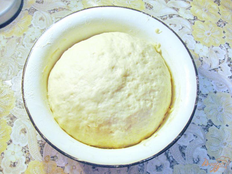 Фото приготовление рецепта: Пирог с яблоками и айвой шаг №3