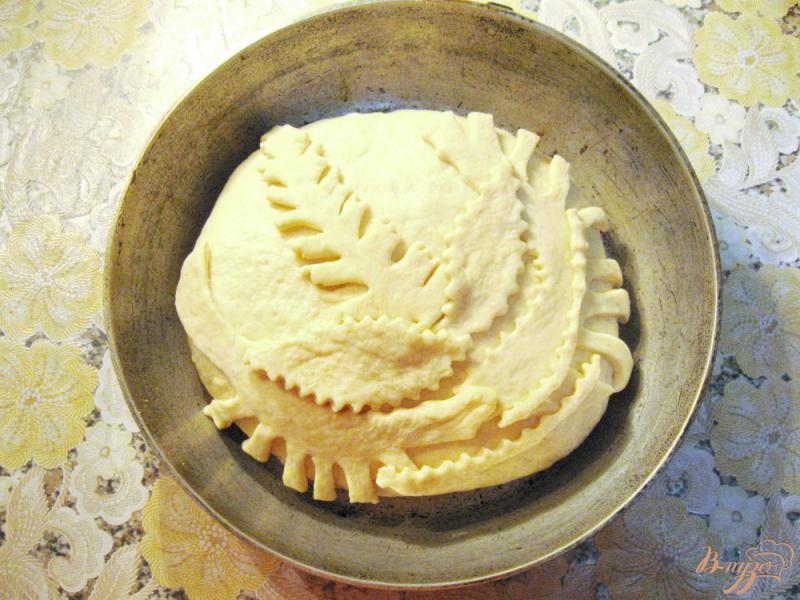 Фото приготовление рецепта: Пирог с яблоками и айвой шаг №6