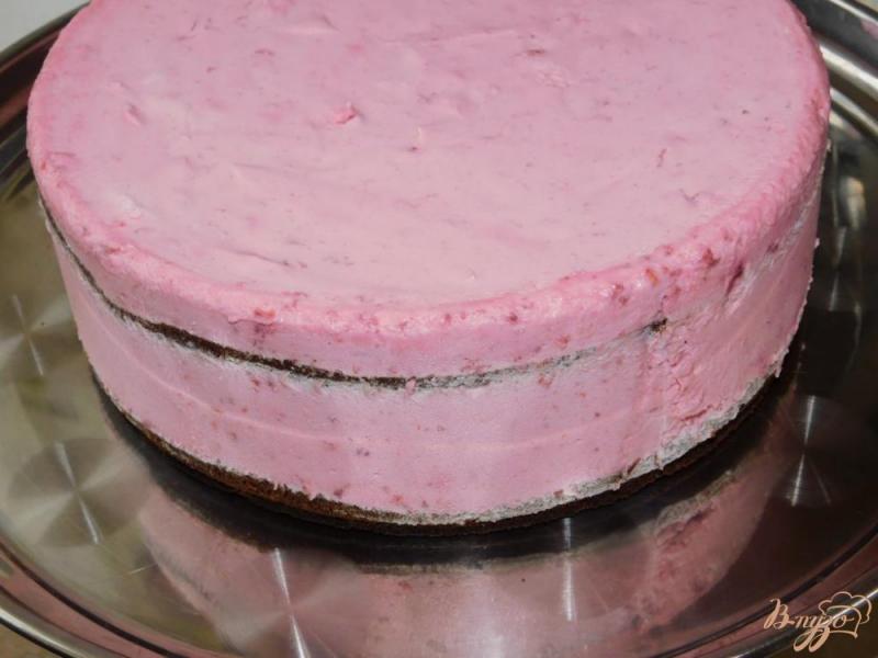 Фото приготовление рецепта: Сливочно-вишневый торт шаг №8