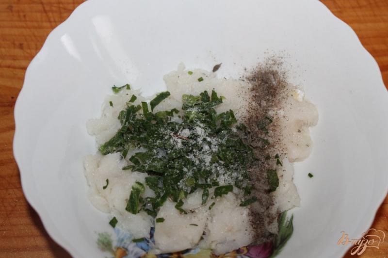 Фото приготовление рецепта: Вафельные бризоли с рыбой и шпинатом шаг №2