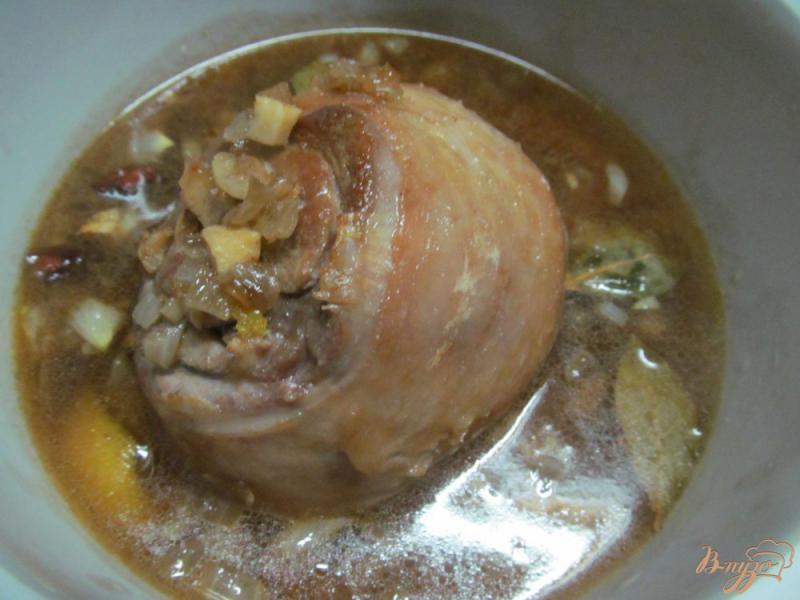 Фото приготовление рецепта: Тушеная индейка с ароматном соусе шаг №5