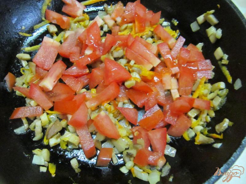 Фото приготовление рецепта: Фрикадельки запеченные в горшочках с овощами и овсянкой шаг №4