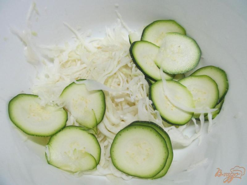 Фото приготовление рецепта: Капустный салат в легком маринаде шаг №1