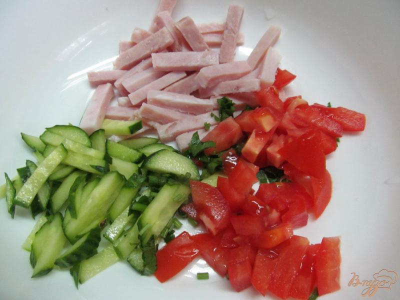 Фото приготовление рецепта: Салат с острой заправкой шаг №1