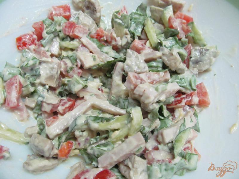 Фото приготовление рецепта: Салат с острой заправкой шаг №5