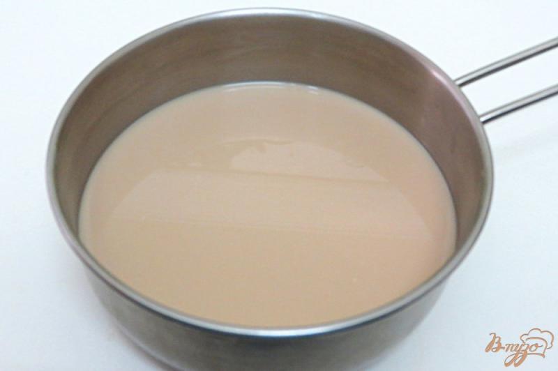 Фото приготовление рецепта: Кофе с молоком и со сливками шаг №4