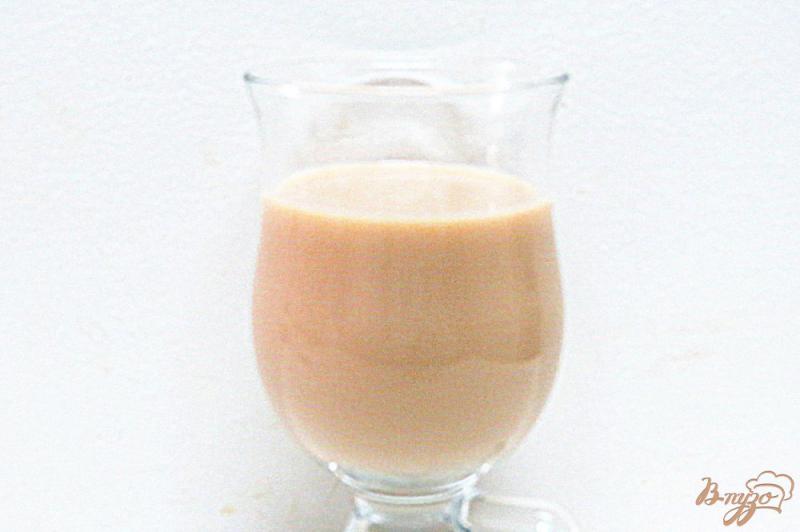 Фото приготовление рецепта: Кофе с молоком и со сливками шаг №7