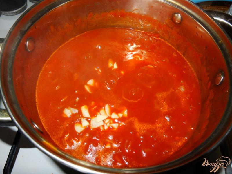 Фото приготовление рецепта: Томатный соус с перцем на зиму шаг №8