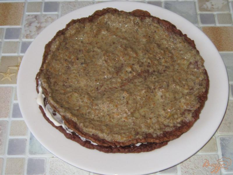 Фото приготовление рецепта: Печеночный торт с двойной начинкой шаг №15