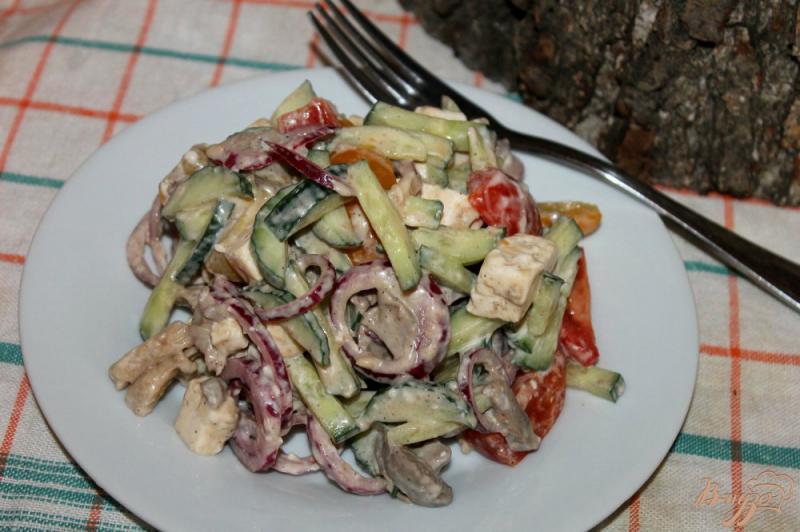 Фото приготовление рецепта: Салат с отварной куриным мясом, печенью и овощами шаг №6