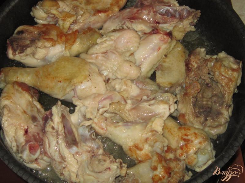 Фото приготовление рецепта: Рисовая каша с курицей и помидорами шаг №2