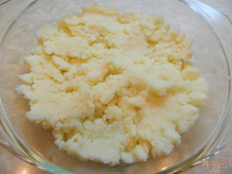 Фото приготовление рецепта: Запеканка из картофельного пюре, куриного филе и моцареллы шаг №1