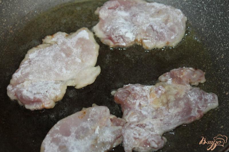 Фото приготовление рецепта: Мини отбивные из курицы с паприкой шаг №5