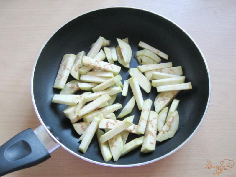 Фото приготовление рецепта: Салат из баклажанов с яйцом шаг №5