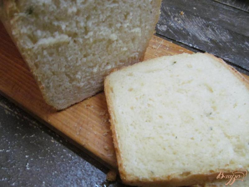 Фото приготовление рецепта: Хлеб с чесноком имбирем и тимьяном шаг №7