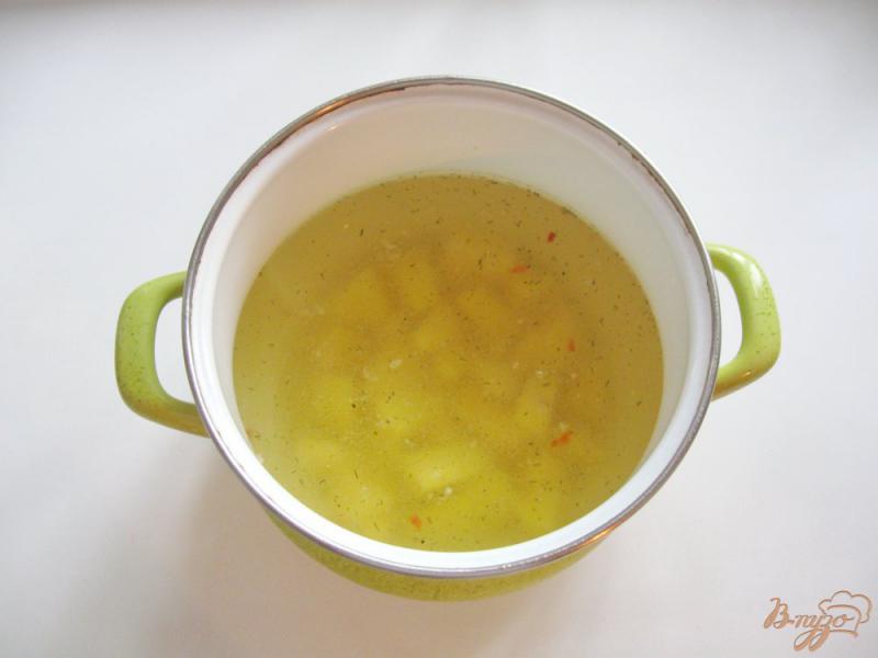 Фото приготовление рецепта: Суп с красной чечевицей и шампиньонами шаг №1
