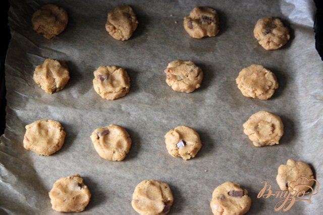 Фото приготовление рецепта: Печенье с арахисовой пастой шаг №6