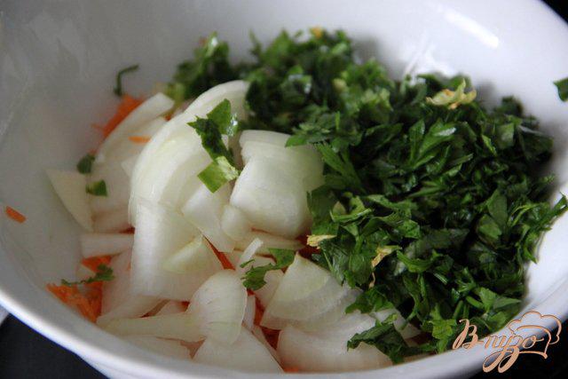 Фото приготовление рецепта: Рыба в сливочно-овощном соусе шаг №3