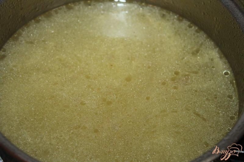 Фото приготовление рецепта: Гречневый суп на мясном бульоне с утиным и куриным мясом шаг №1