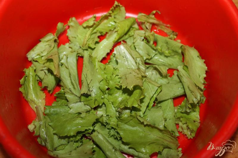 Фото приготовление рецепта: Салат с жареными кабачками, салатными листьями и сыром шаг №1