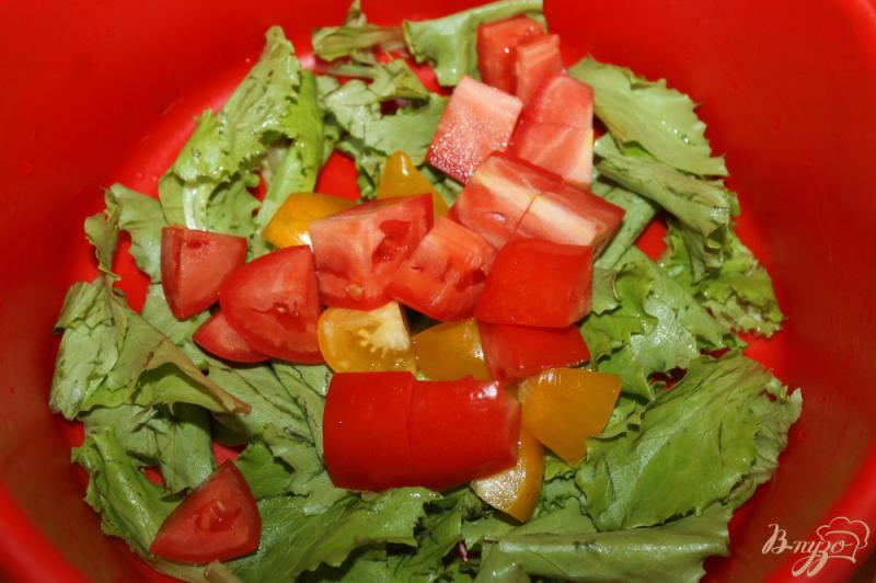 Фото приготовление рецепта: Салат с жареными кабачками, салатными листьями и сыром шаг №2