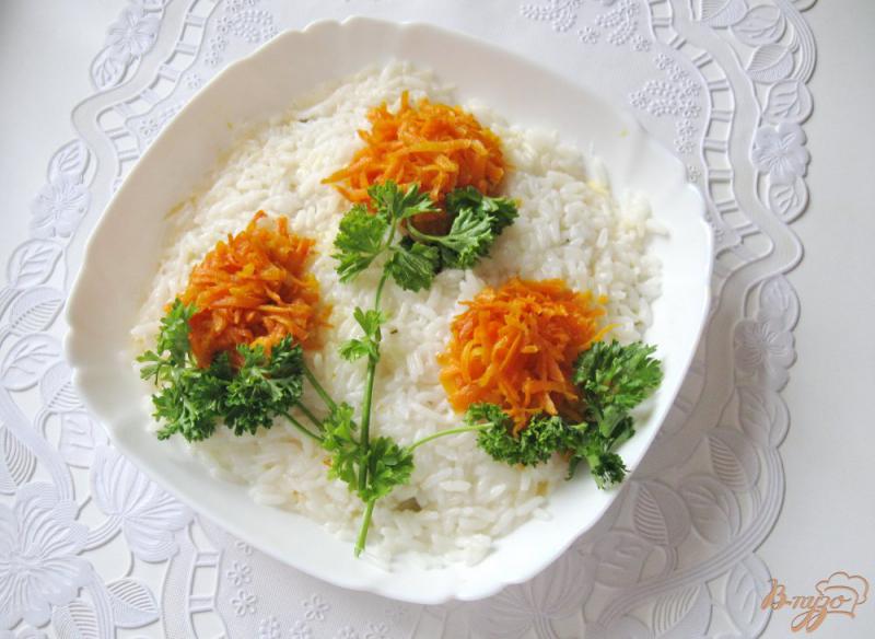 Фото приготовление рецепта: Салат  с рисом и яйцами шаг №8