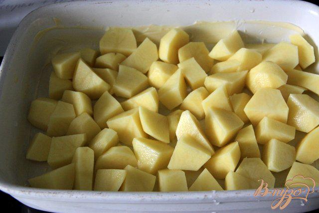Фото приготовление рецепта: Картофель, запеченный в сливочно-сырном соусе шаг №1