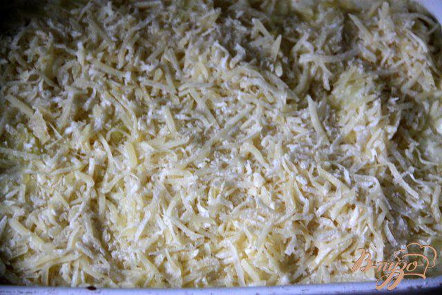 Фото приготовление рецепта: Картофель, запеченный в сливочно-сырном соусе шаг №5