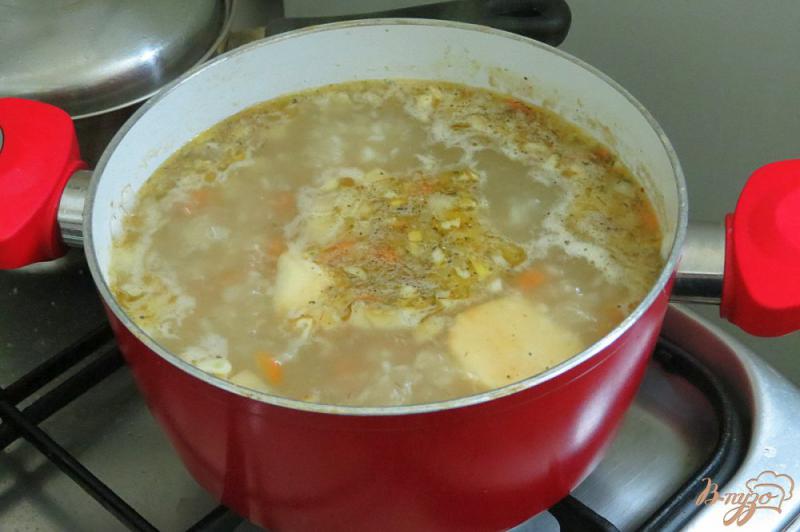 Фото приготовление рецепта: Суп со свининой и макаронами шаг №7