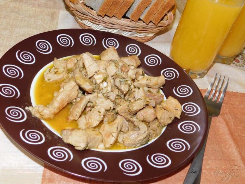 Фото приготовление рецепта: Свинина с апельсинами и красным вином шаг №5