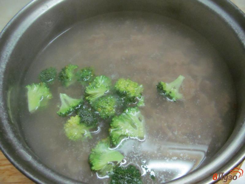 Фото приготовление рецепта: Паста с брокколи под соусом шаг №3