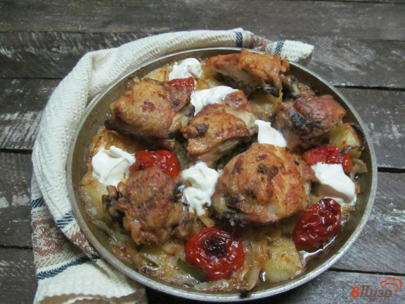 Фото приготовление рецепта: Курица с картофелем и квашеной капустой шаг №5