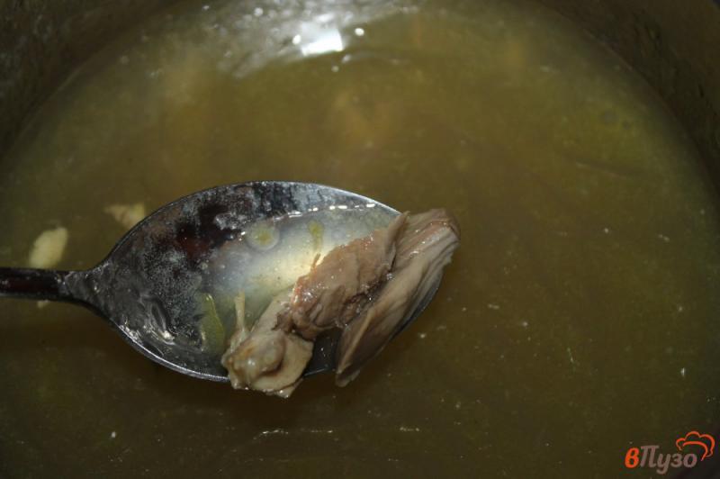 Фото приготовление рецепта: Суп на бульоне с курицей и брокколи шаг №1